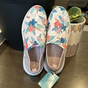 Vera Bradley VB Cloud Slip On Sneakers